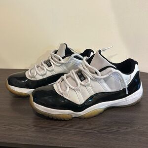 Air Jordan 11 Concord
